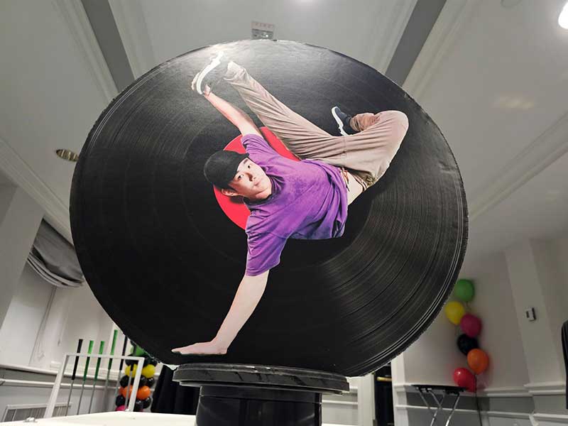 mini golf rentals image