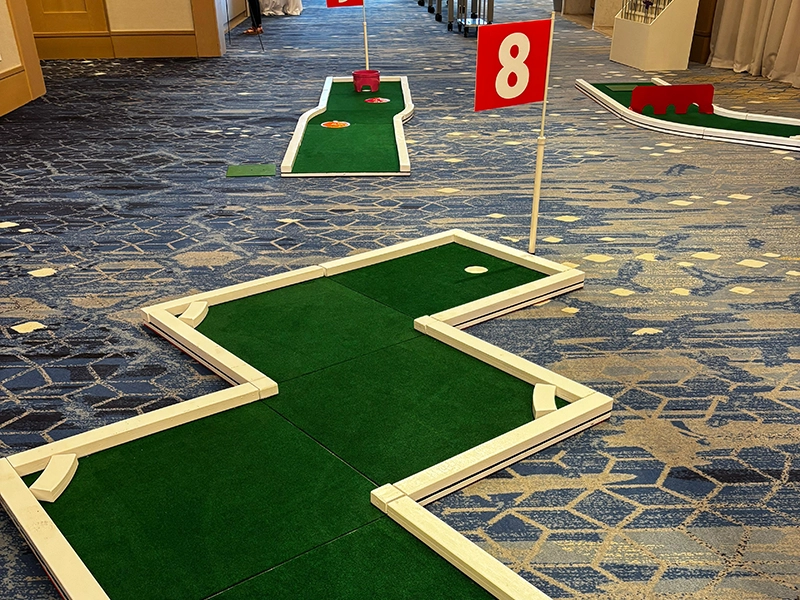 mini golf rentals image
