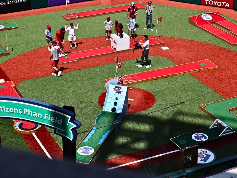 wow mini golf rental image